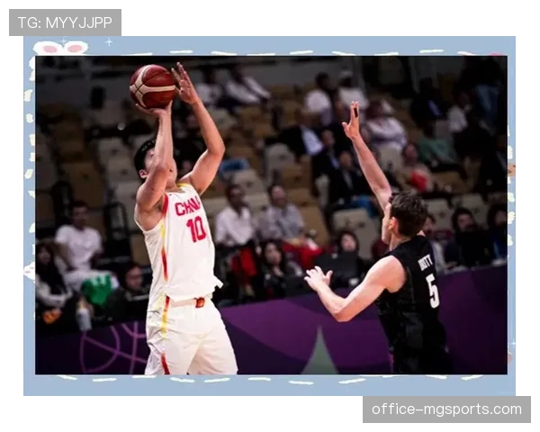 中国男篮放弃激进强延误策略，收缩联防有效降低犯规风险